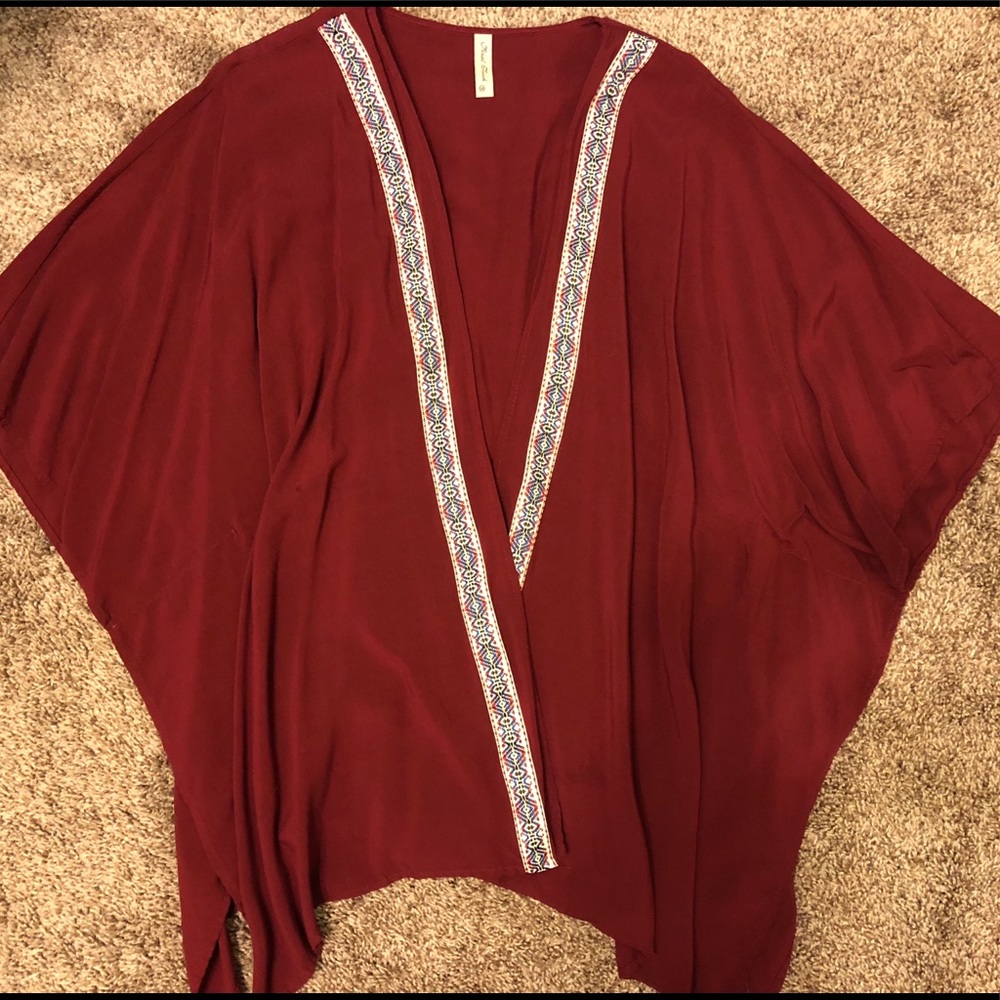Women’s maroon/burgundy kimono